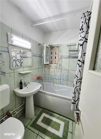 Apartament cu 3 camere în Podu Roș