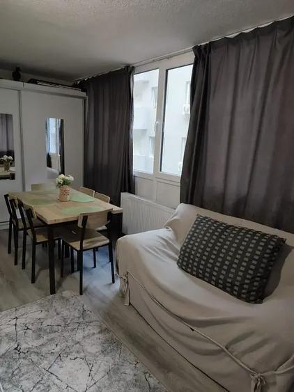 Apartament cu 2 camere decomandat în Titan