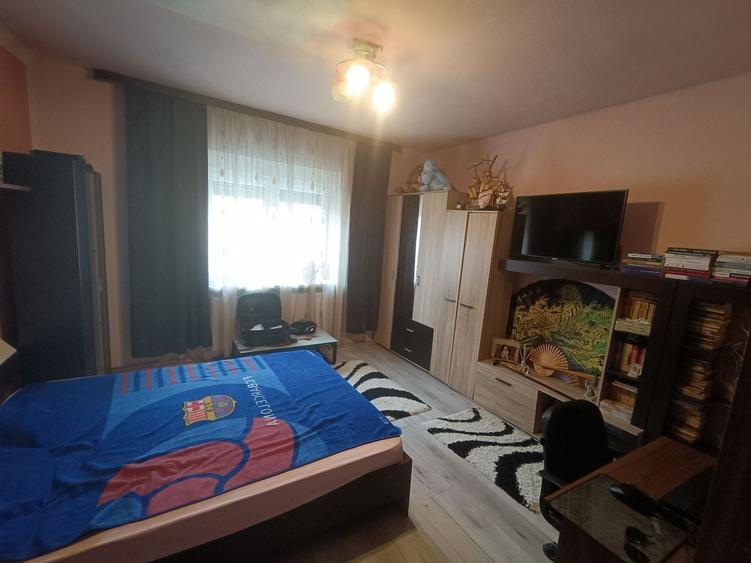 Casă individuală cu 4 camere cu Canalizare în Nord