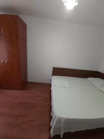 Apartament cu 3 camere decomandat, mobilat în Tomis Nord