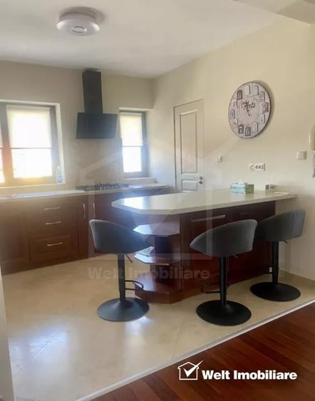 Apartament cu 3 camere semidecomandat, mobilat în Europa