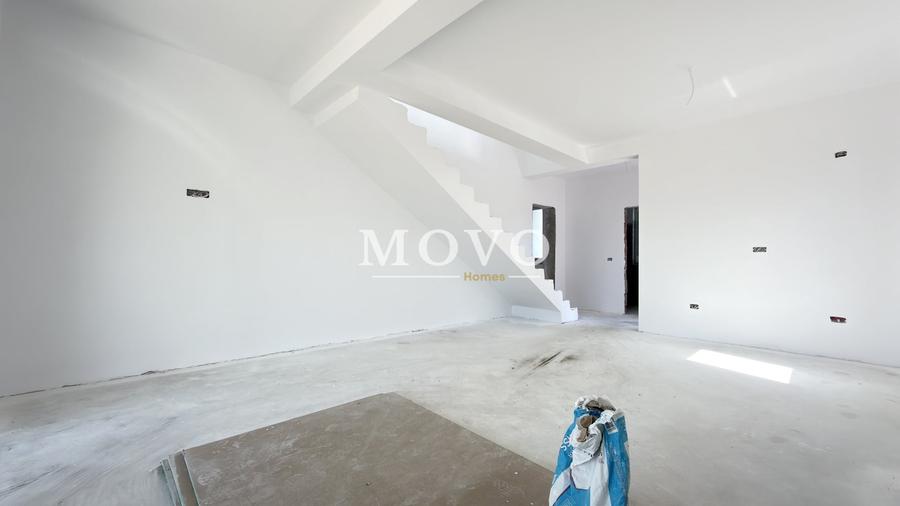 Duplex cu 4 camere cu Canalizare în Moșnița Nouă