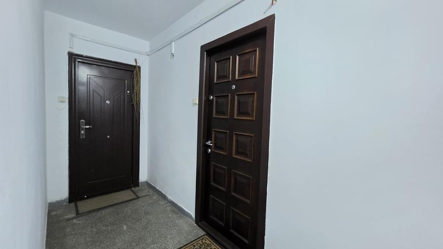 Apartament cu 4 camere decomandat în Central
