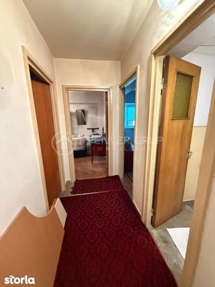 Apartament cu 4 camere decomandat în Bd. Independenței