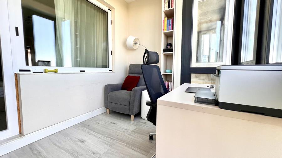 Apartament cu 3 camere semidecomandat, mobilat în Titan