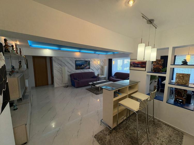 Apartament cu 3 camere decomandat în Unirii