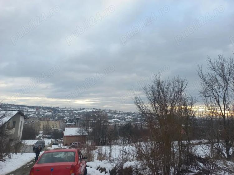 Teren de 815 mp, în Vest