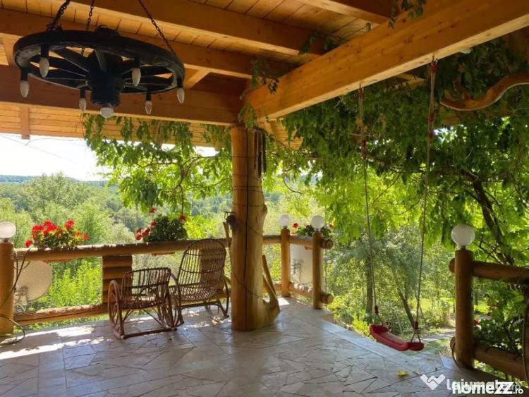 Casă cu 7 camere cu Teren 17000 Mp în Cărbunari