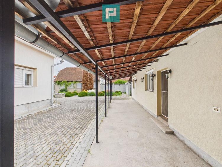 Casă individuală cu 6 camere cu Canalizare în Buteni