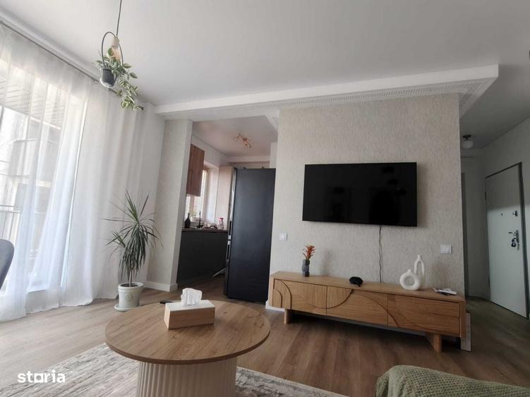 Apartament cu 3 camere decomandat în Tunari