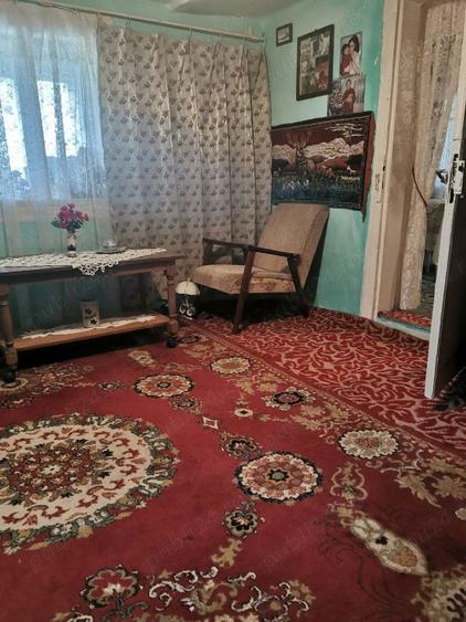 Casă individuală cu 2 camere cu Teren 1700 Mp în Vârfu Câmpului