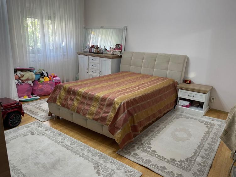 Apartament cu 2 camere decomandat în 1 Mai
