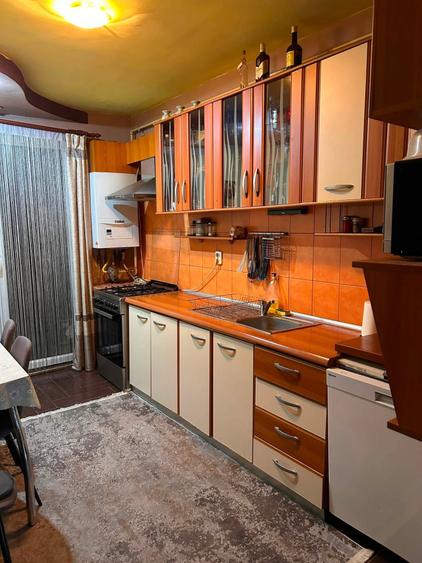 Apartament cu 2 camere decomandat, mobilat în Florești