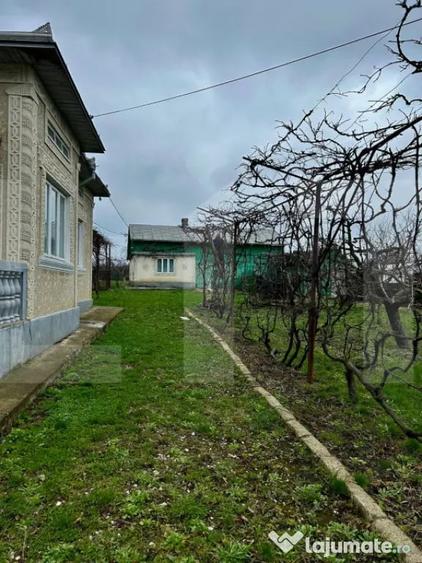 Casă cu 3 camere cu Teren 5810 Mp în Central