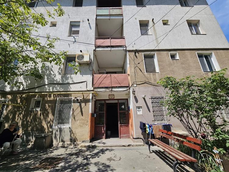 Apartament cu 2 camere decomandat, mobilat în Central