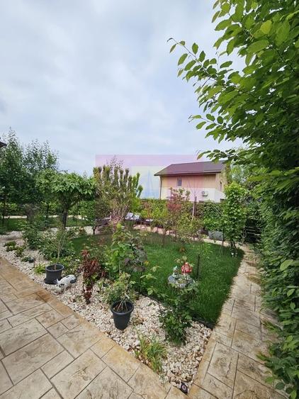 Sabareni, casa 2019, P+1+pod, renovata, curte amenajata, aproape de padure - 1