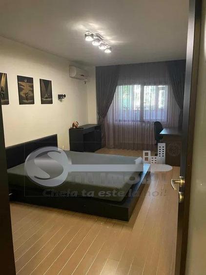 Apartament cu 2 camere decomandat în Gară