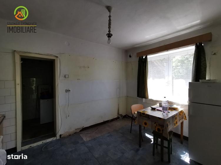 Casă cu 4 camere cu Teren 1978 Mp în Acățari