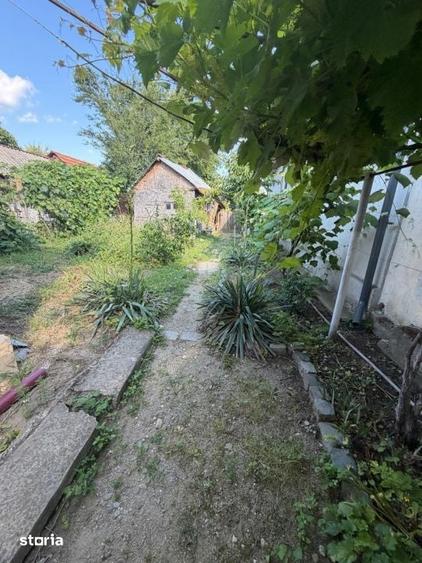 Casă cu 2 camere cu Teren 500 Mp în Central