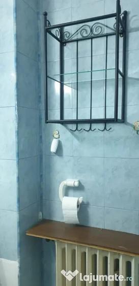 Apartament cu 3 camere semidecomandat în Lujerului
