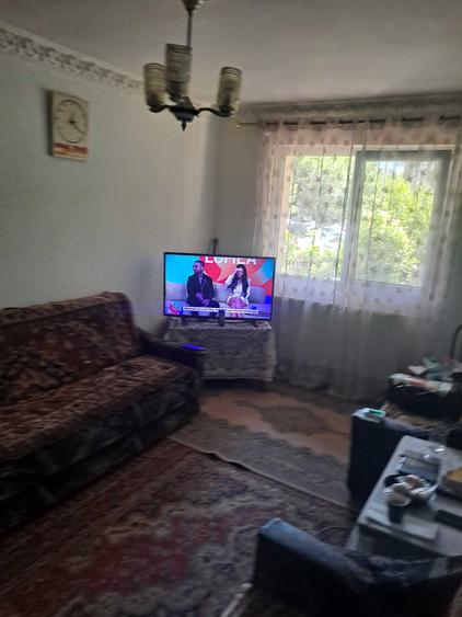Apartament cu 3 camere decomandat în Exterior Vest