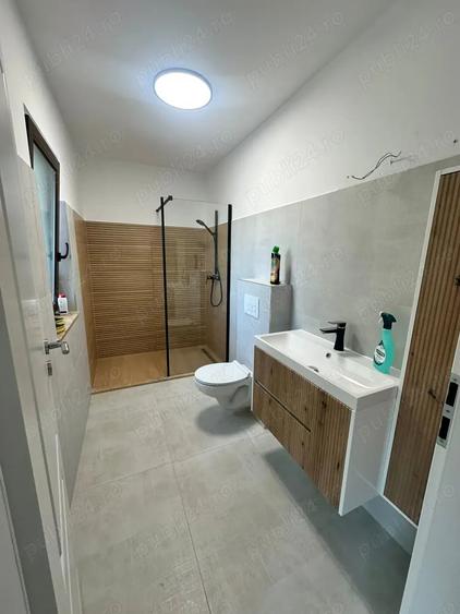 Casă cu 5 camere cu Teren 700 Mp în Central