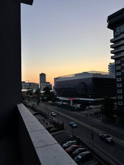 Apartament cu 2 camere semidecomandat în Barbu Văcărescu