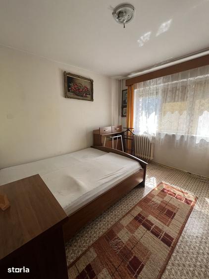 Apartament cu 2 camere decomandat în Rovine
