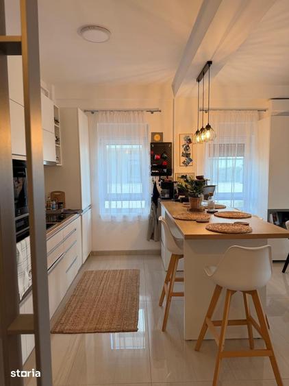 Apartament cu 3 camere în Dumbrăvița