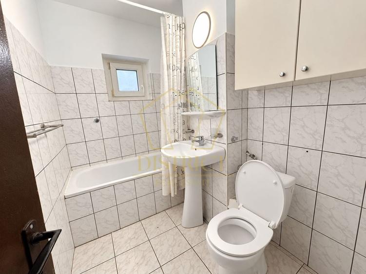Apartament cu 2 camere semidecomandat, mobilat în Soarelui