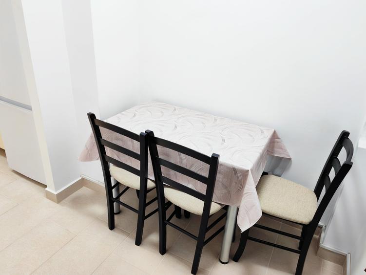 Apartament cu 2 camere semidecomandat, mobilat în Libertății
