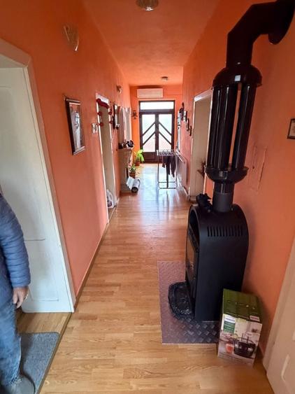 Casă individuală cu 5 camere cu Canalizare în Ultracentral