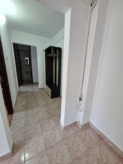Apartament cu 4 camere decomandat în Astra