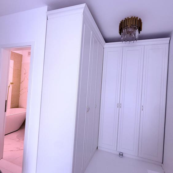 Apartament cu 3 camere semidecomandat, mobilat în Voluntari
