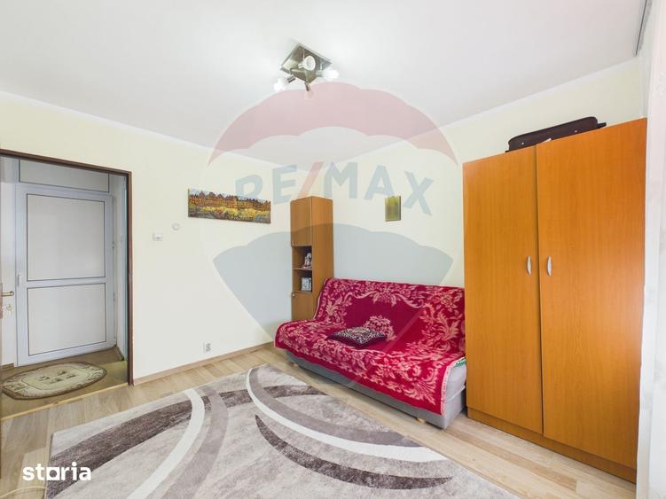 Apartament cu 4 camere decomandat în Rahova