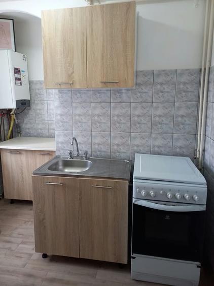 Garsonieră decomandată în Central