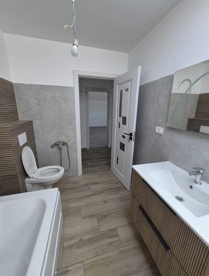 Duplex cu 4 camere cu Canalizare în Moșnița Nouă