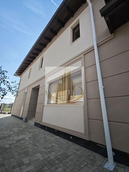 Duplex cu 4 camere cu Canalizare în Dumbrăvița