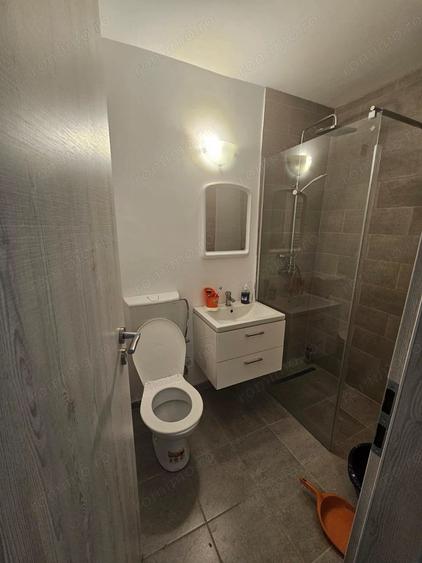 Garsonieră decomandată în Lipovei