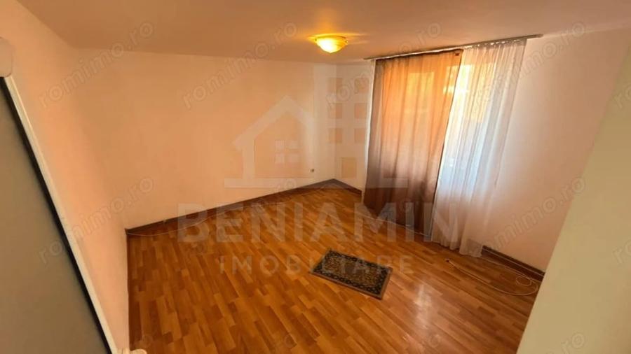 Casă cu 5 camere cu Teren 176 Mp în Central