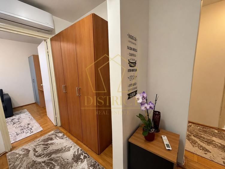 Apartament cu 3 camere decomandat, mobilat în Girocului