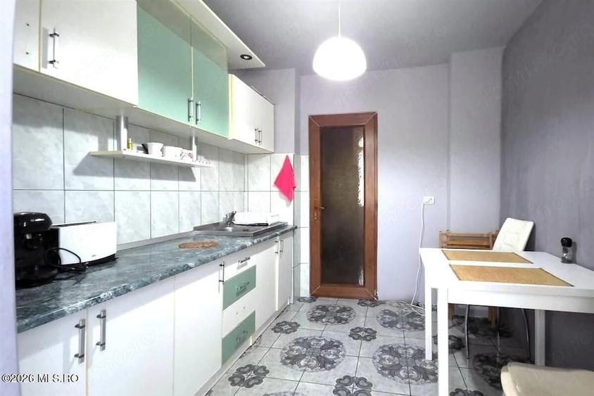 Apartament cu 2 camere decomandat în Far