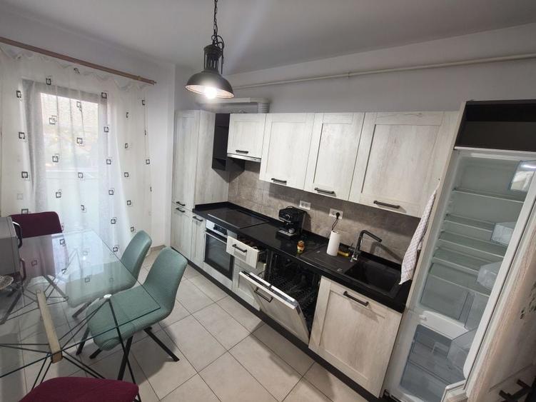 Apartament cu 2 camere decomandat în Exterior Vest
