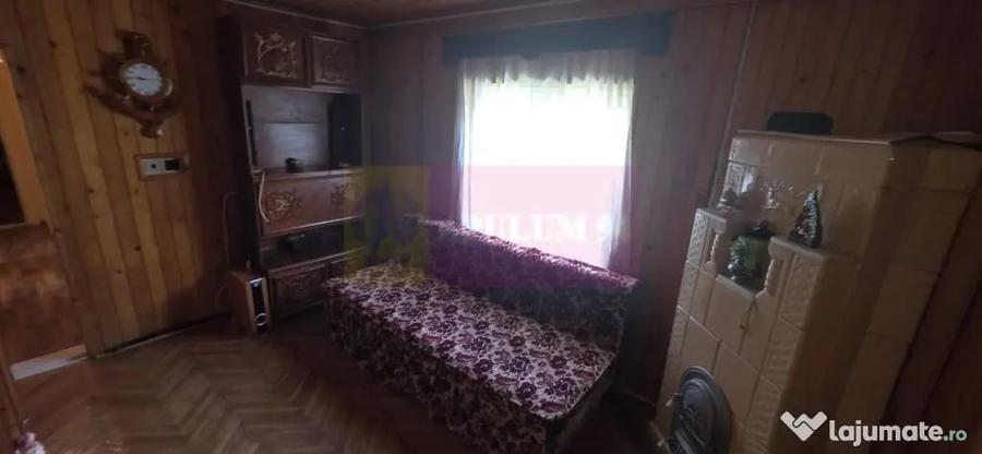 Casă cu 5 camere cu Teren 379 Mp în Central