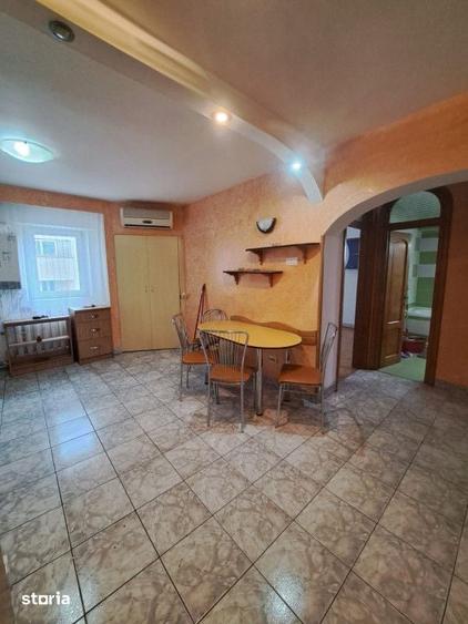 Vanzare- Apartament cu 3 camere, decomandat, etajul 6 din 8 cu lift - 1
