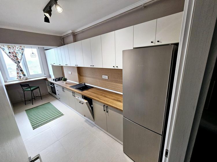 Apartament cu 2 camere decomandat în Calea București
