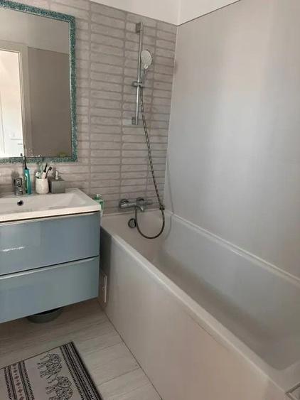 Casă individuală cu 4 camere cu Canalizare în Domnești