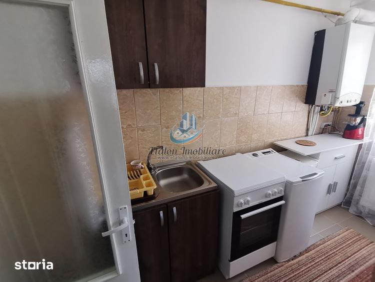 Apartament cu 4 camere decomandat în Calea Romanului
