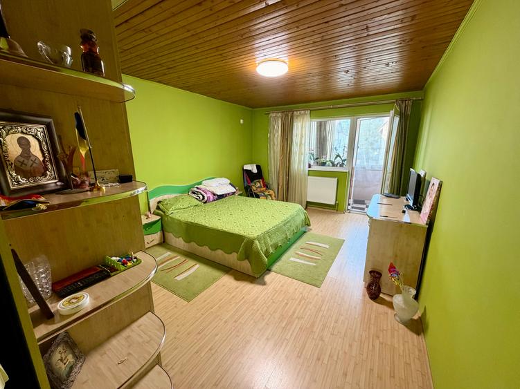 Duplex cu 4 camere cu Canalizare în Metalurgiei
