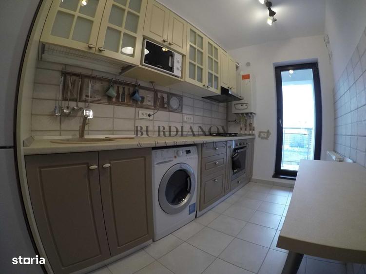 Apartament cu 6 camere decomandat în Politehnica